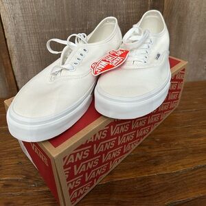 Vans Authentic True White Low-top Sneaker Shoe Size 9.5 US Women / 8.0 US Men